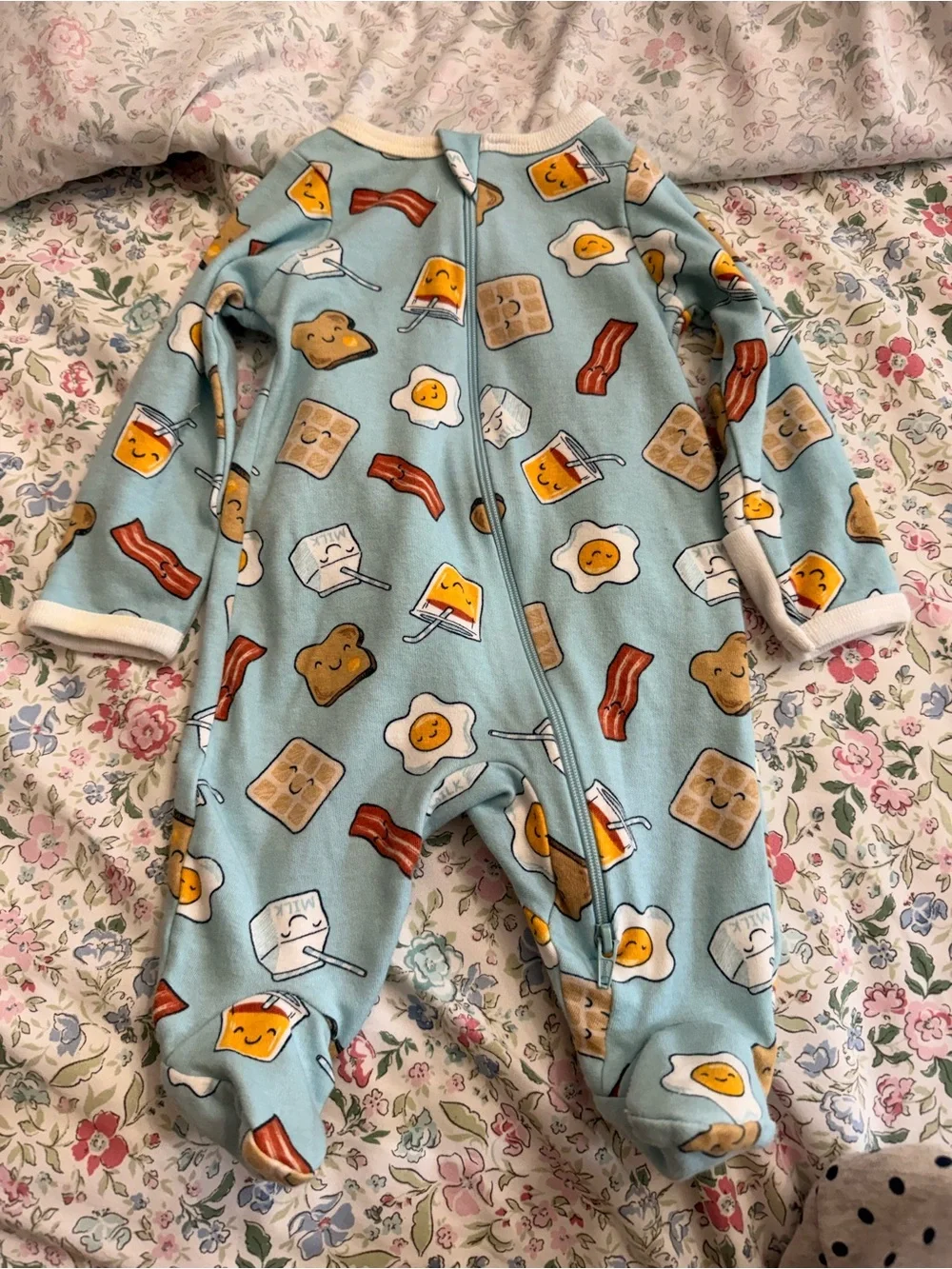 Bundle of newborn footies